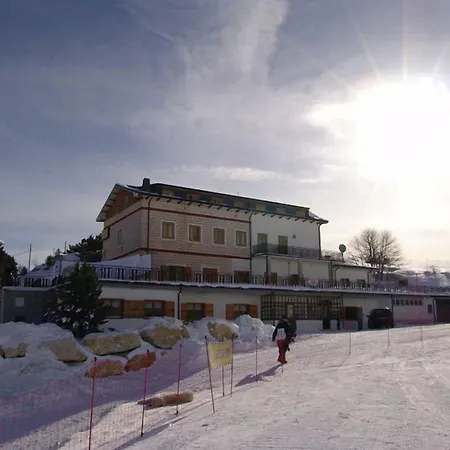 Vallefura 3* פסקוקוסטאנזו